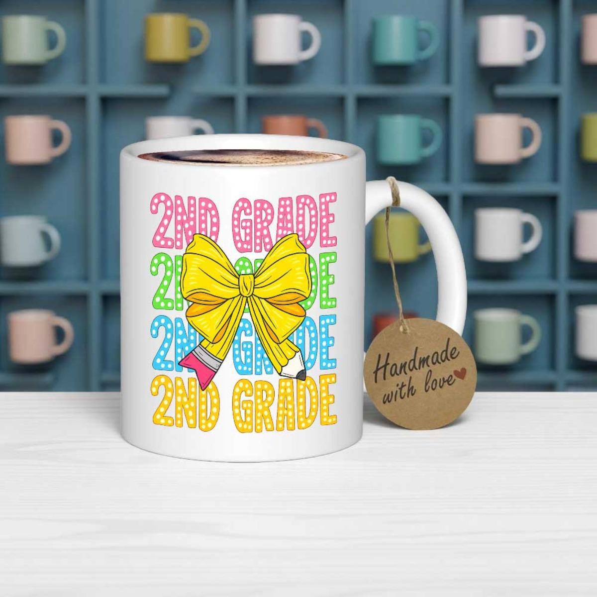 Tailorly White Ceramic 11 oz Mug - 2nd Grade Vibrant Colorful Checkered Letters Behind A Unique Artistic Yellow Pencil Bow