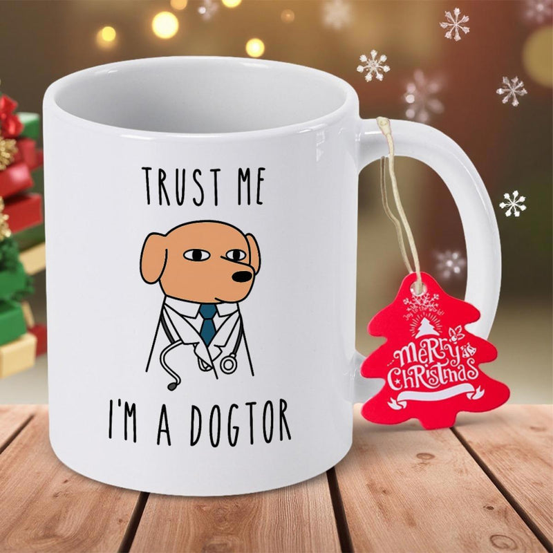 Tailorly White Ceramic 11 oz Mug - Trust Me Im A Dogtor Cartoon Brown Puppy Dressed In A Medical Lab Coat With Stethoscope Dog