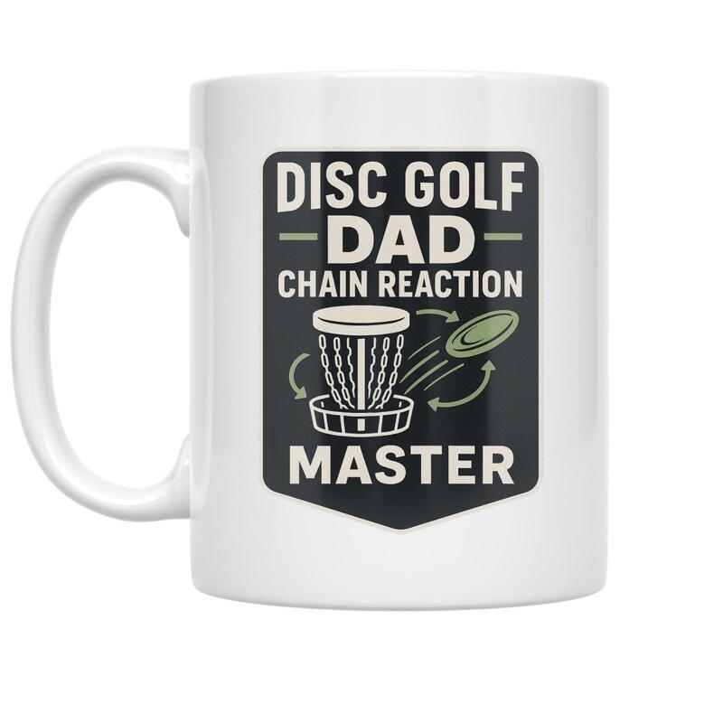 Tailorly White Ceramic 11 oz Mug - Disc Golf Dad Chain Reaction Master Vintage Style Badge With Flying Disc Approaching Professional Basket