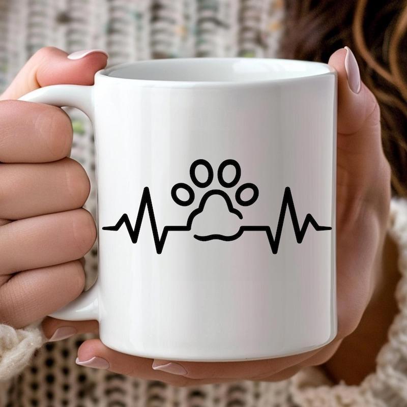 Tailorly White Ceramic 11 oz Mug - Minimalist Black Line Art Representing A Continuous Pet Heartbeat Rhythm Paw