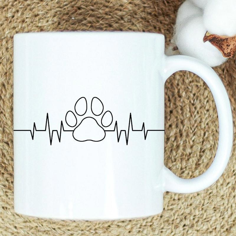 Tailorly White Ceramic 11 oz Mug - Minimalist Black Line Heartbeat Rhythm Integrated With A Central Pet Paw