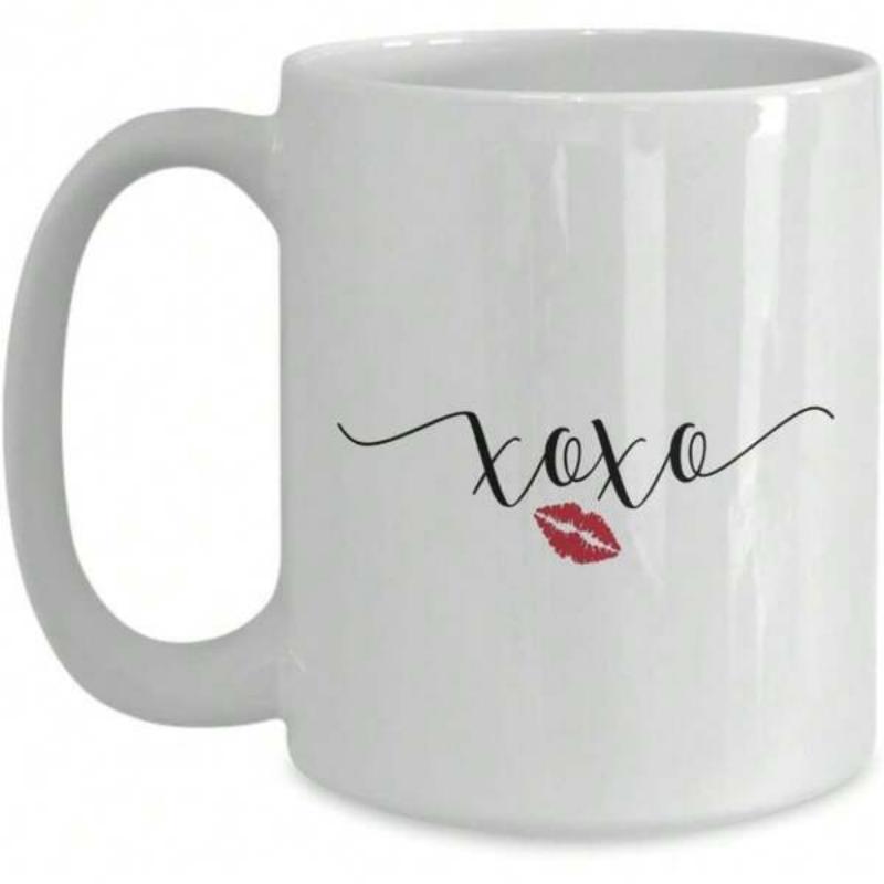 Tailorly White Ceramic 11 oz Mug - Xoxo Red Kissing Lips Mark With Stylized Elegant Hand Written Text Mug
