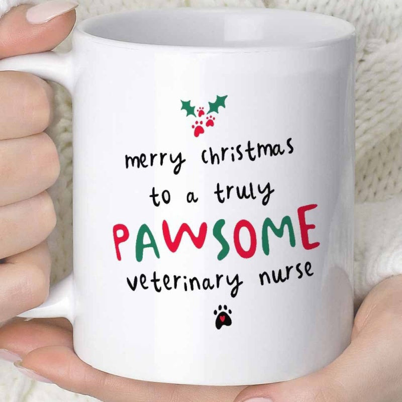 Tailorly White Ceramic 11 oz Mug - Merry Christmas To A Truly Pawsome Veterinary Nurse Festive Holly Leaves And Red Heart Paw Prints On A Ceramic Mug