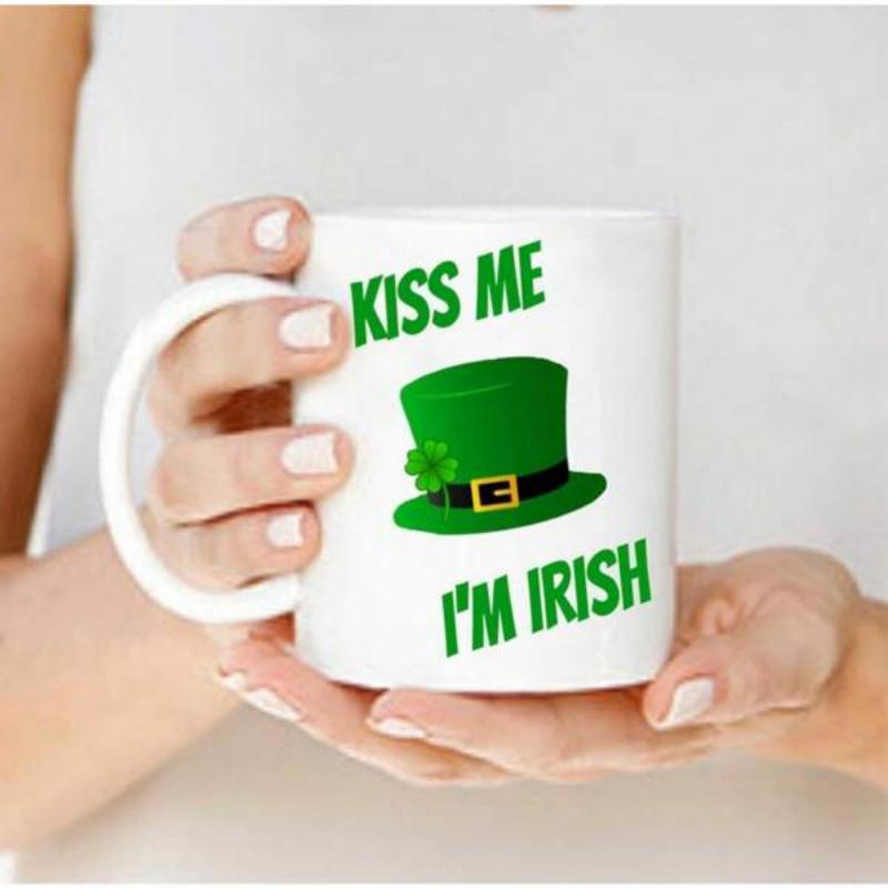 Tailorly White Ceramic 11 oz Mug - Kiss Me I'm Irish Traditional St Patricks Day Festive Theme Featuring Gold Buckle And Shamrock Hat