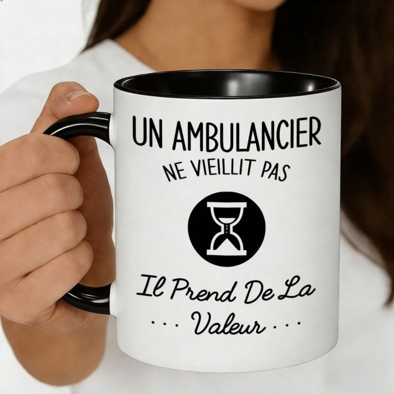 Tailorly Black Accent 11 oz Mug - ambulance themed， french quote "un ambulancier ne vieillit pas il de la valeur"， hourglass