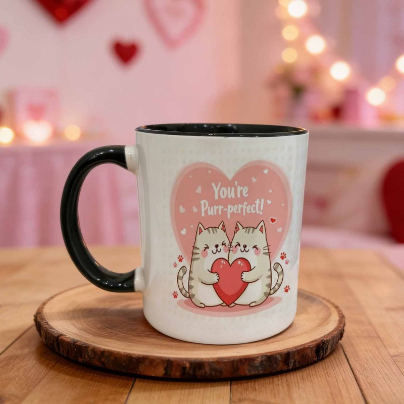 Tailorly Black Accent 11 oz Mug - cat holding heart